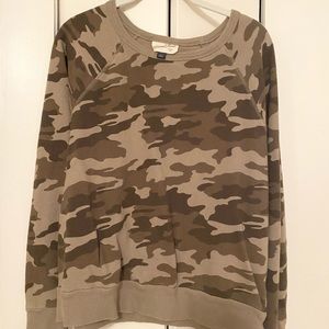 Universal Thread Camo Pullover